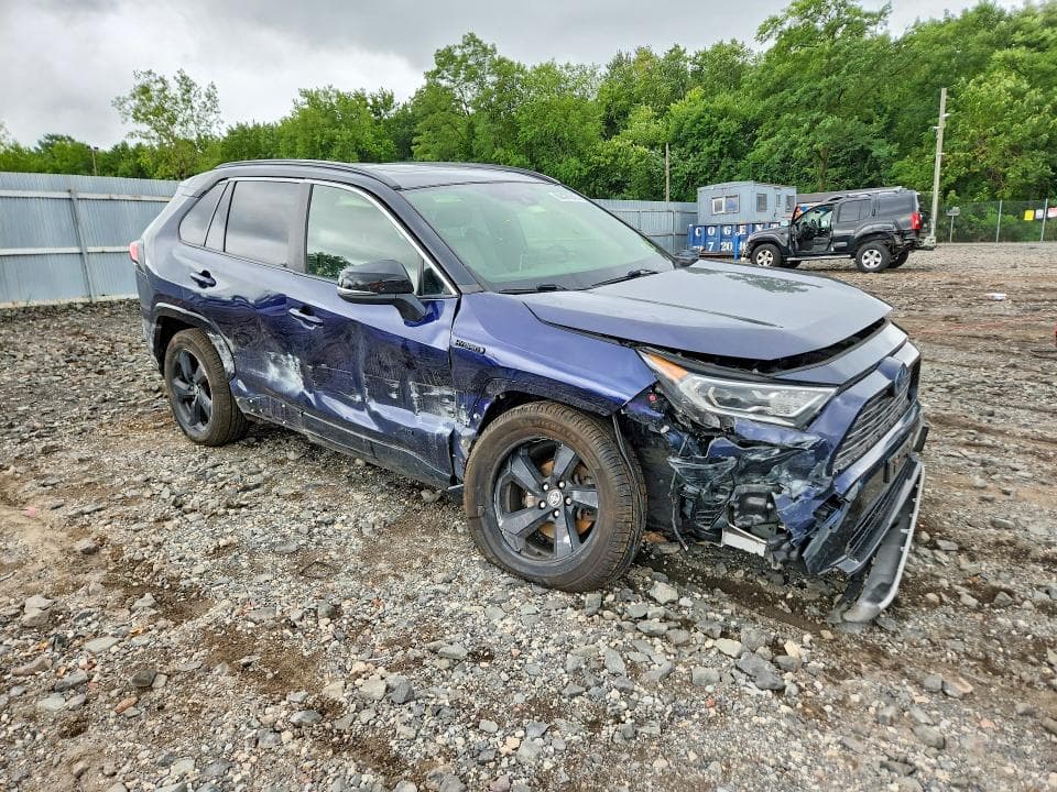 2020 TOYOTA RAV4 XSE 4