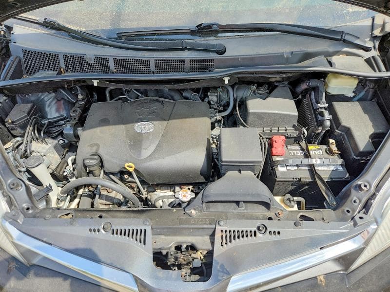 2018 TOYOTA SIENNA XLE PREMIUM 7-PASSENGER 12