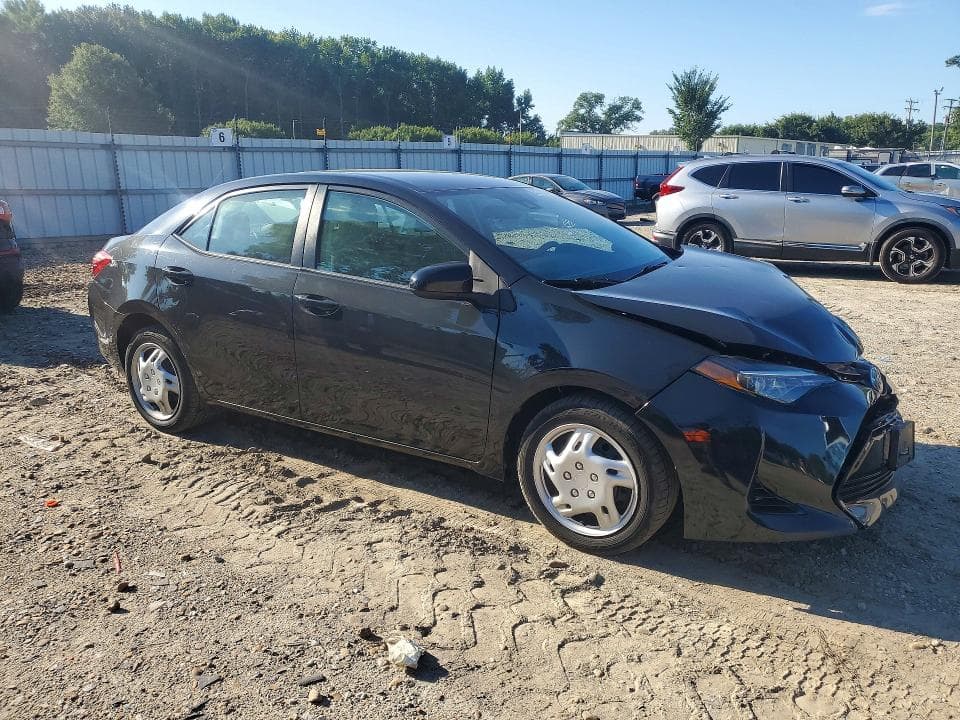 2017 TOYOTA COROLLA LE 4