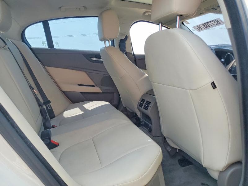 2018 JAGUAR XE PREMIUM 10