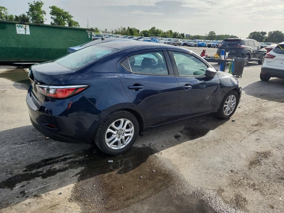 2017 TOYOTA YARIS BASE 3