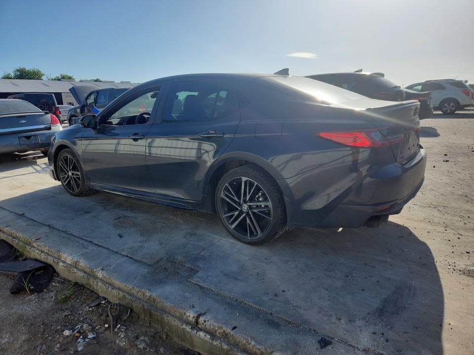 2025 TOYOTA CAMRY XSE 2