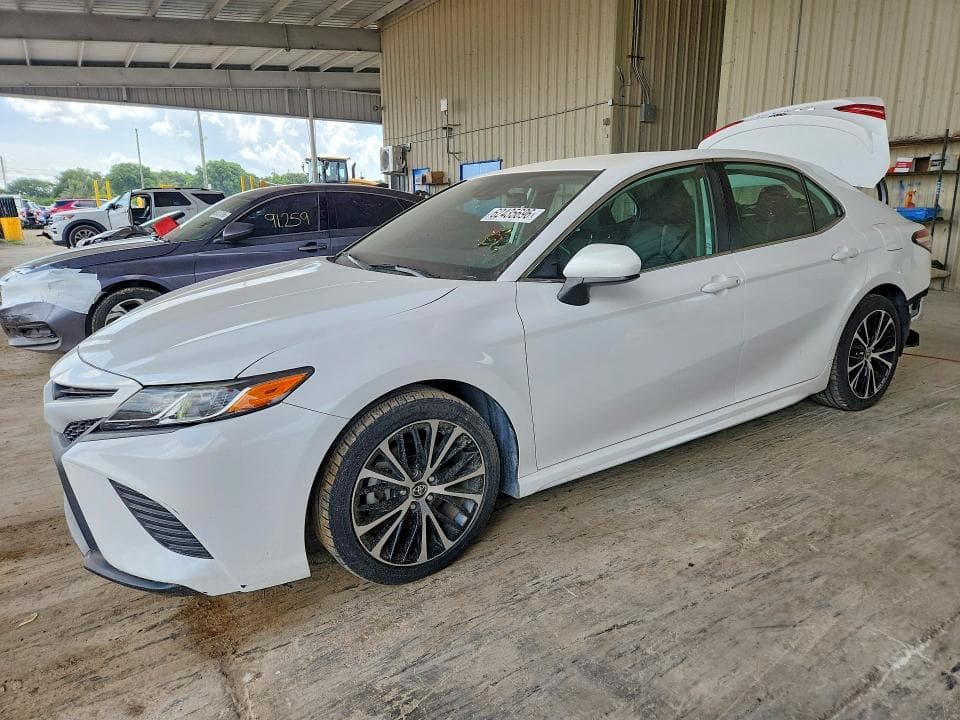 2020 TOYOTA CAMRY SE - 1