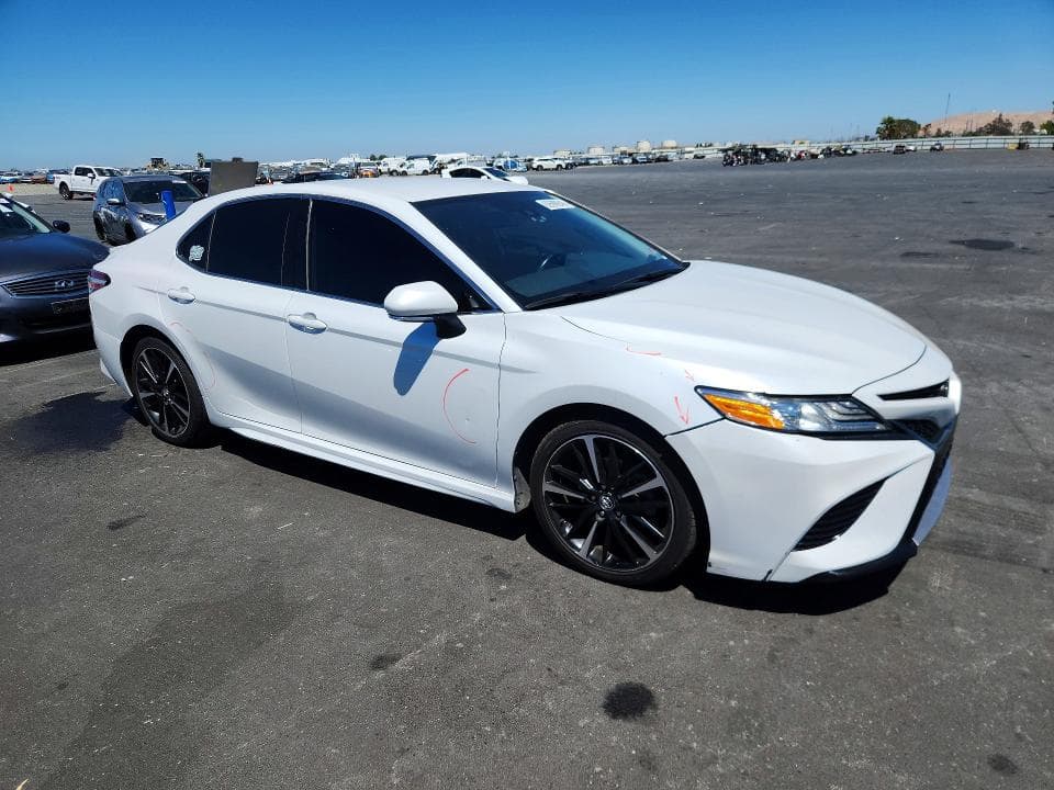 2020 TOYOTA CAMRY XSE 4