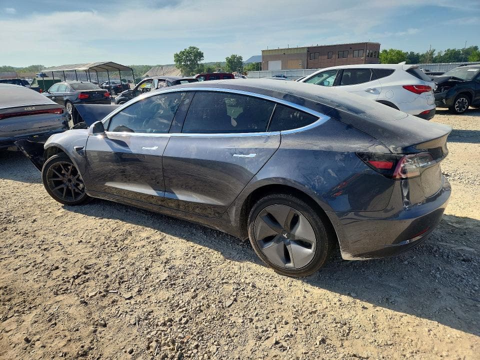 2018 TESLA MODEL 3 2