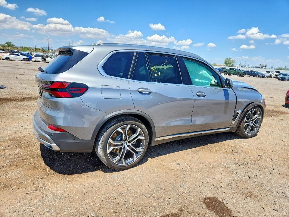 2026 BMW X5 XDRIVE50E 3