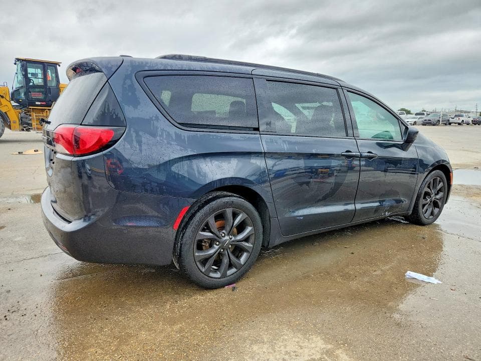 2019 CHRYSLER PACIFICA TOURING L PLUS 3