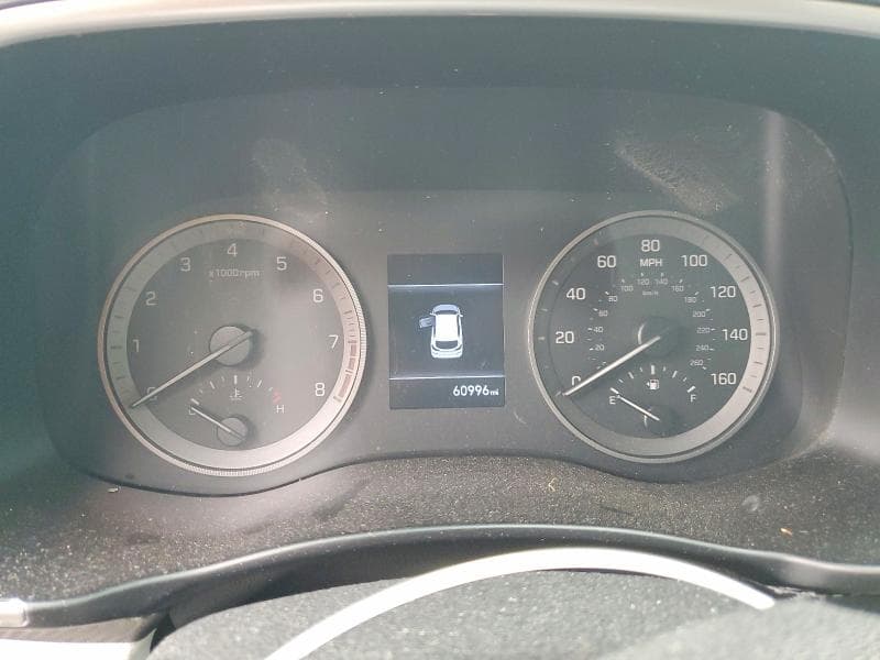2020 HYUNDAI TUCSON SE 9