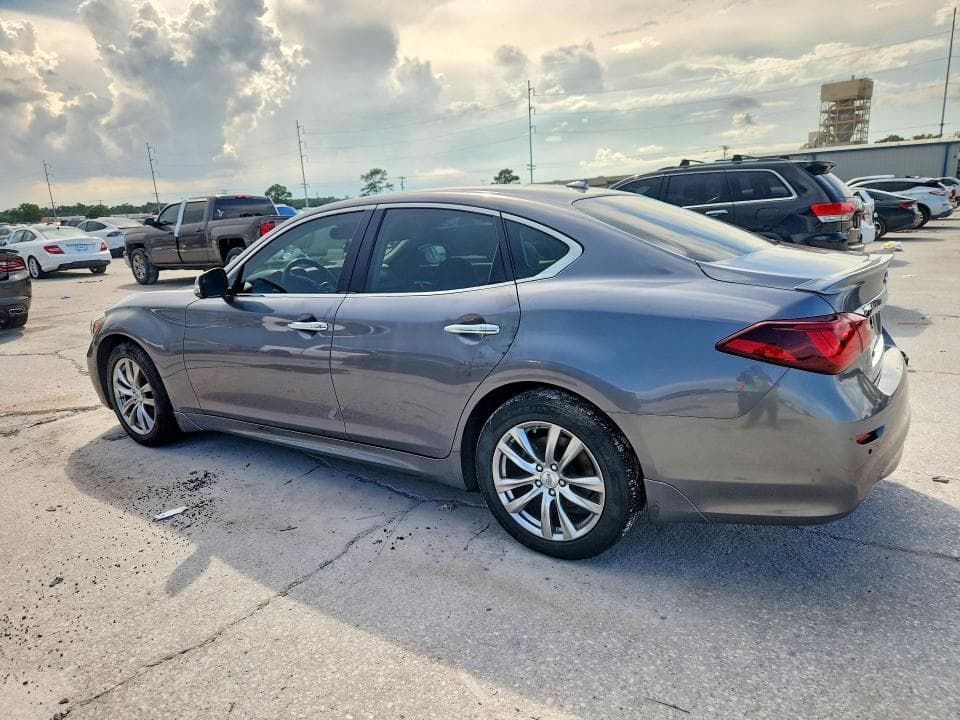 2019 INFINITI Q70 3.7 LUXE 2
