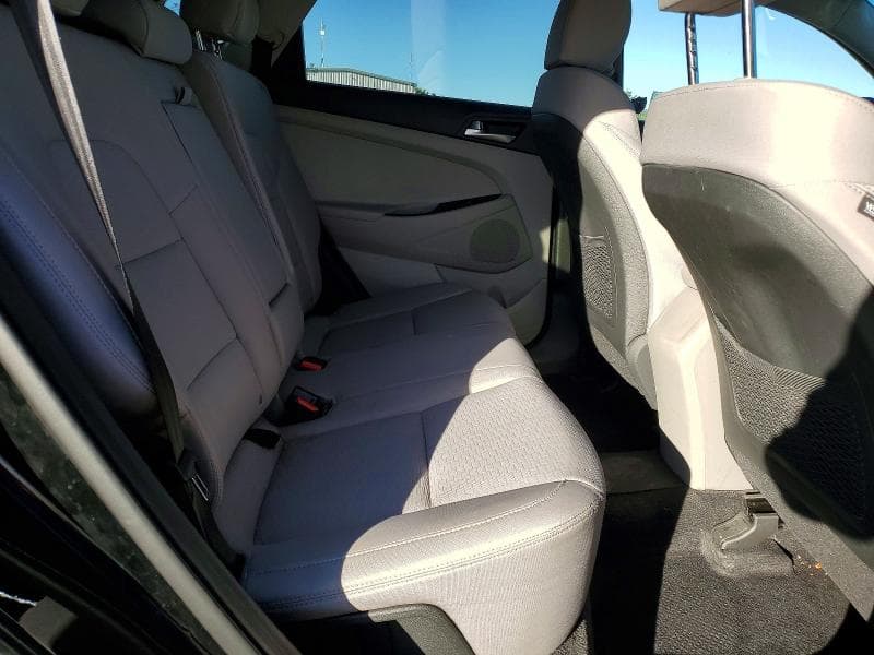 2020 HYUNDAI TUCSON SE 11