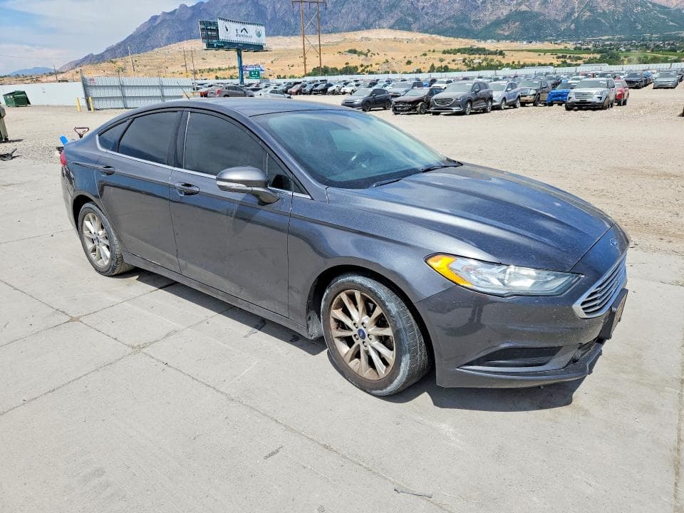 2017 FORD FUSION SE 4