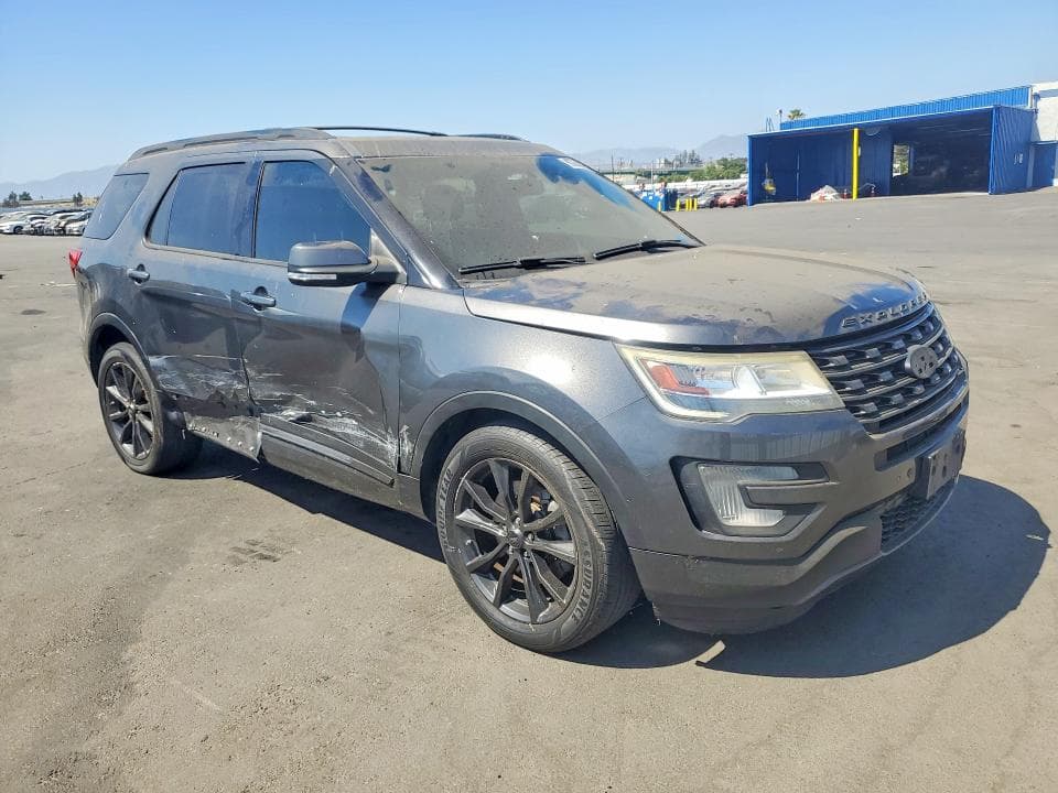 2017 FORD EXPLORER XLT 4