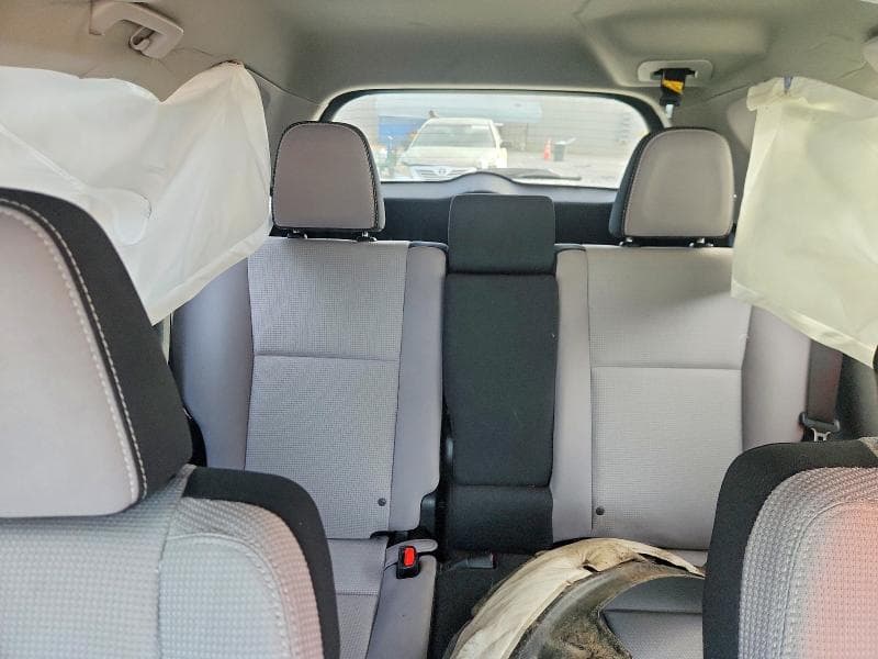 2017 TOYOTA RAV4 XLE 10