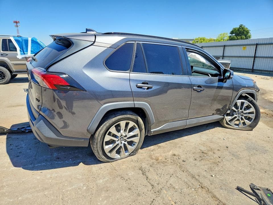 2021 TOYOTA RAV4 XLE PREMIUM 3