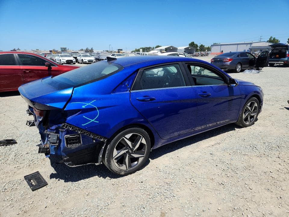 2023 HYUNDAI ELANTRA LIMITED 3