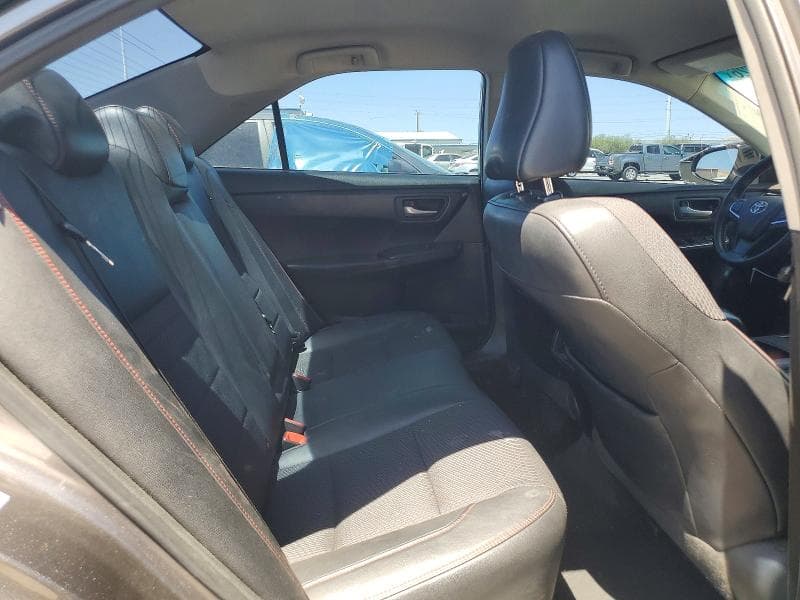 2017 TOYOTA CAMRY SE 10
