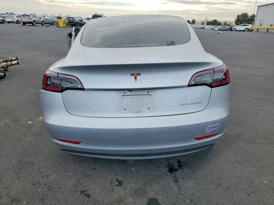2018 TESLA MODEL 3 6
