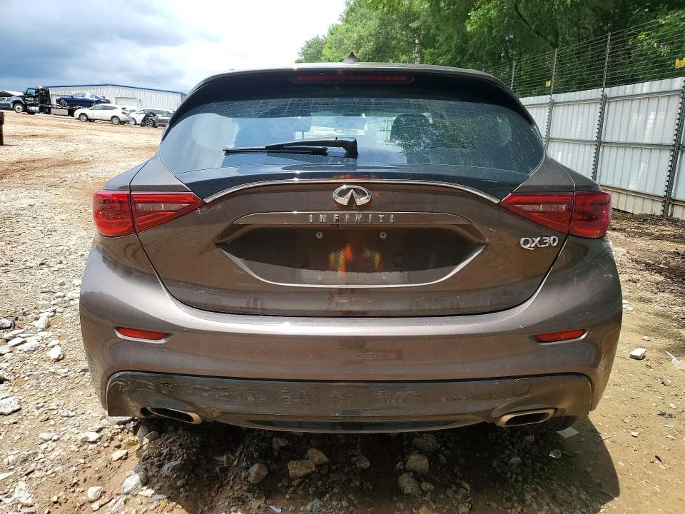 2018 INFINITI QX30 LUXURY 6