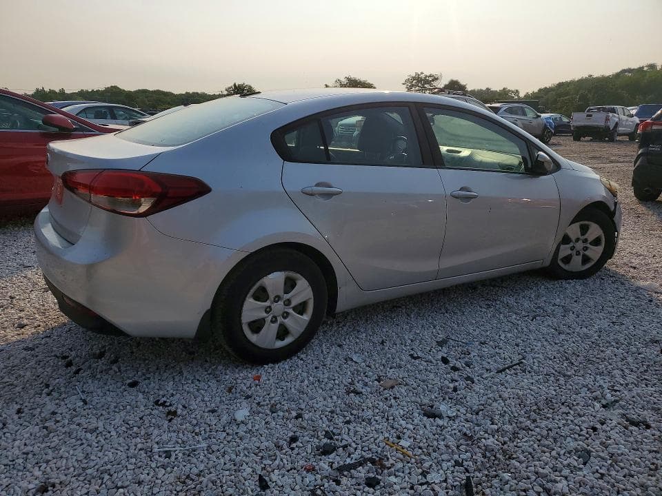 2017 KIA FORTE LX 3
