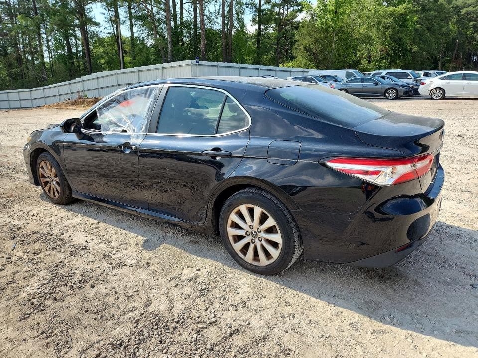 2018 TOYOTA CAMRY LE 2