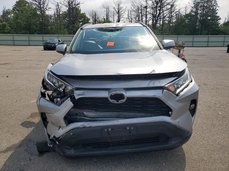 2021 TOYOTA RAV4 XLE 5