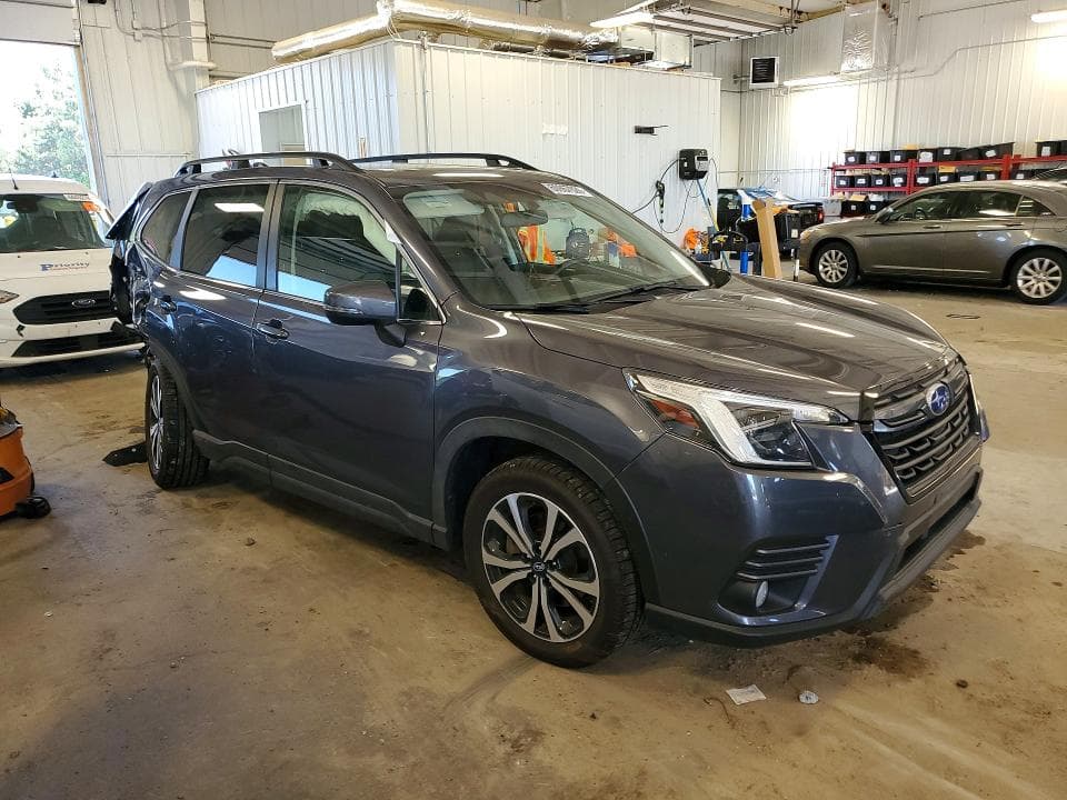 2022 SUBARU FORESTER LIMITED 4