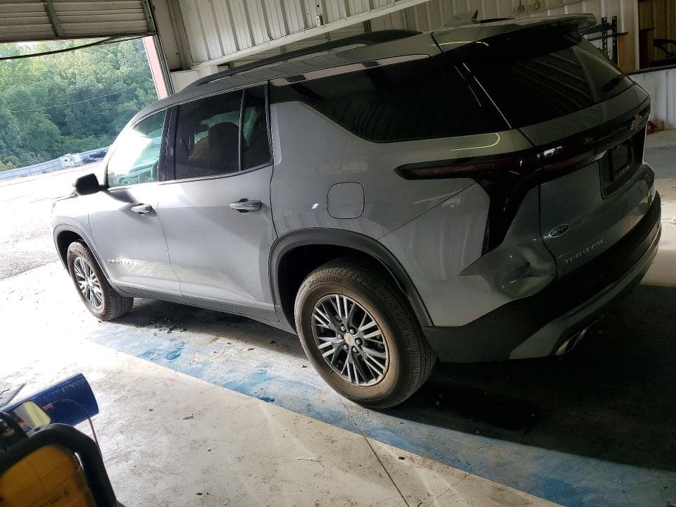 2025 CHEVROLET TRAVERSE LT 2