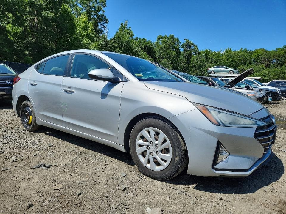 2020 HYUNDAI ELANTRA SE 4