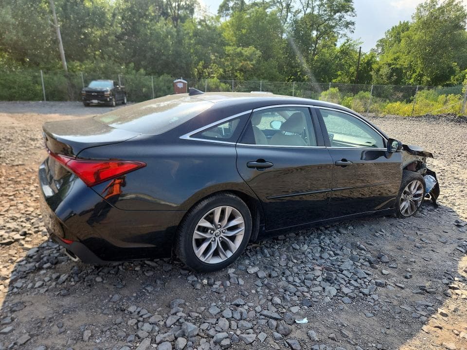 2020 TOYOTA AVALON XLE 3
