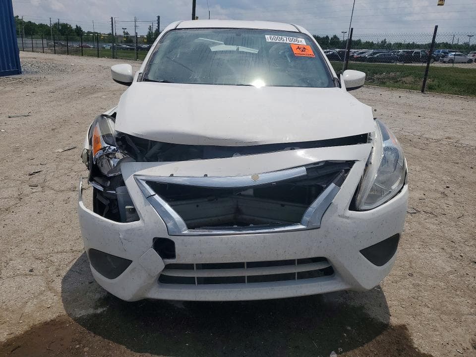 2018 NISSAN VERSA SV 5