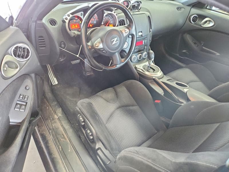 2017 NISSAN 370Z BASE 8