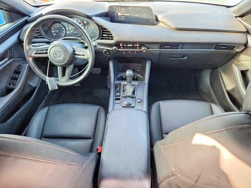 2023 MAZDA 3 SELECT 8