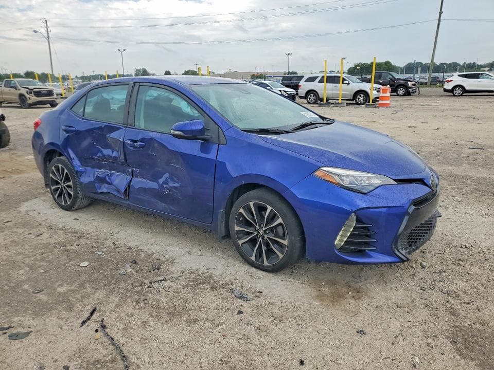 2017 TOYOTA COROLLA SE 4
