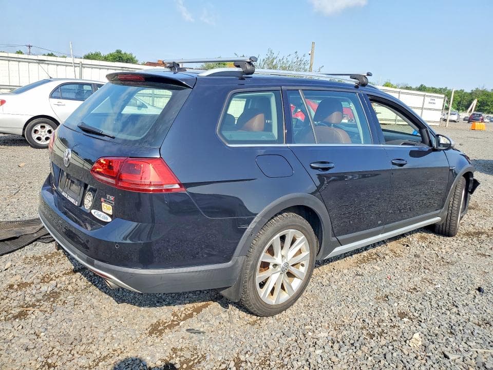 2017 VOLKSWAGEN GOLF ALLTRACK S 3