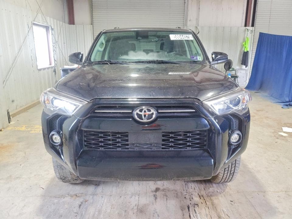 2021 TOYOTA 4RUNNER SR5 5