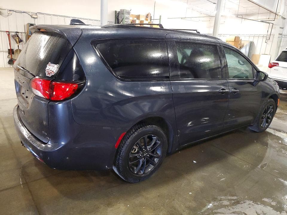 2020 CHRYSLER PACIFICA TOURING L 3