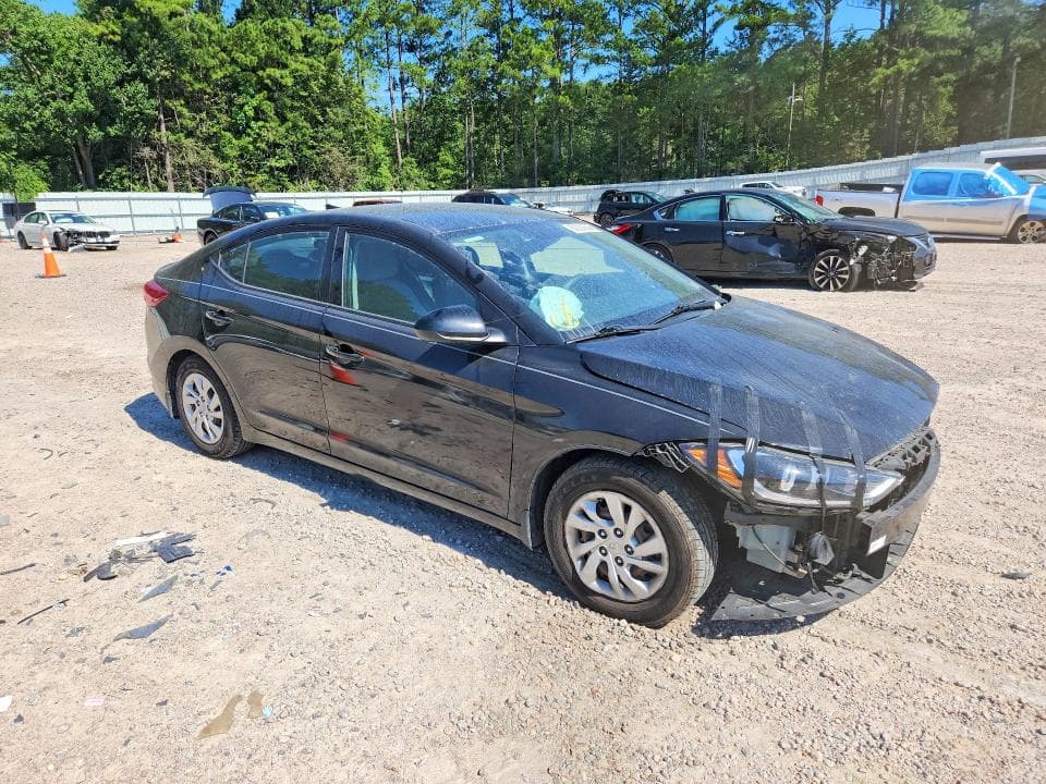 2018 HYUNDAI ELANTRA SE 4