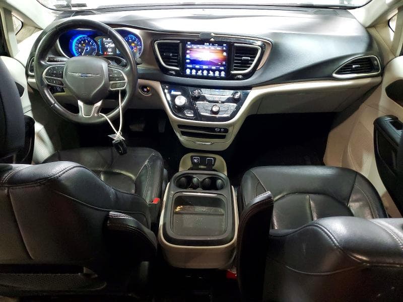 2017 CHRYSLER PACIFICA TOURING L 8