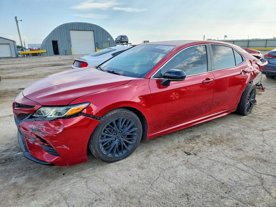 2019 TOYOTA CAMRY SE
