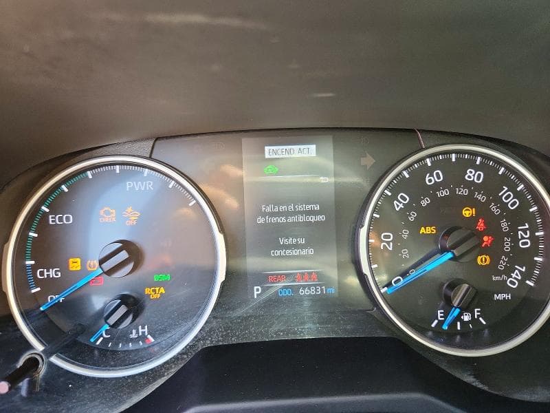 2022 TOYOTA RAV4 SE 9