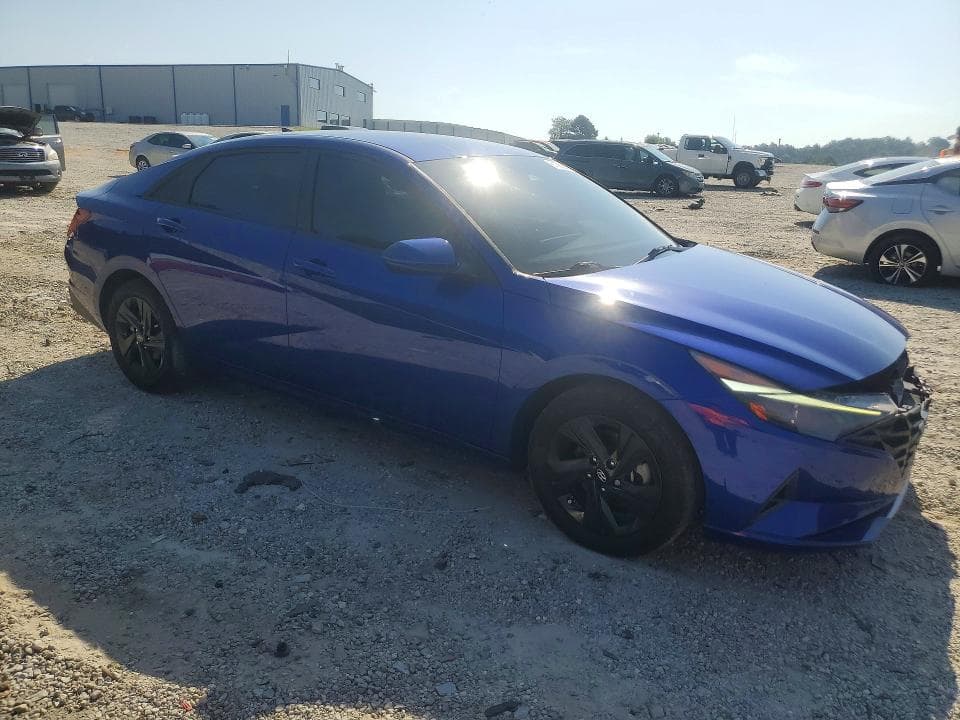 2023 HYUNDAI ELANTRA SEL 4