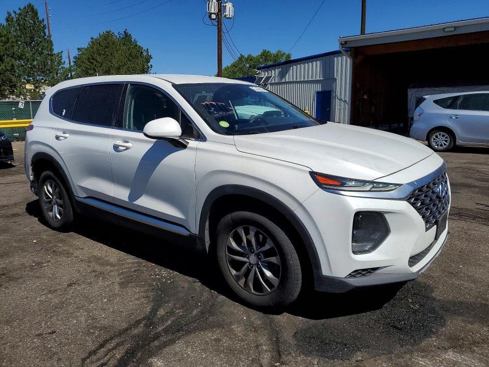 2019 HYUNDAI SANTA FE SE 4