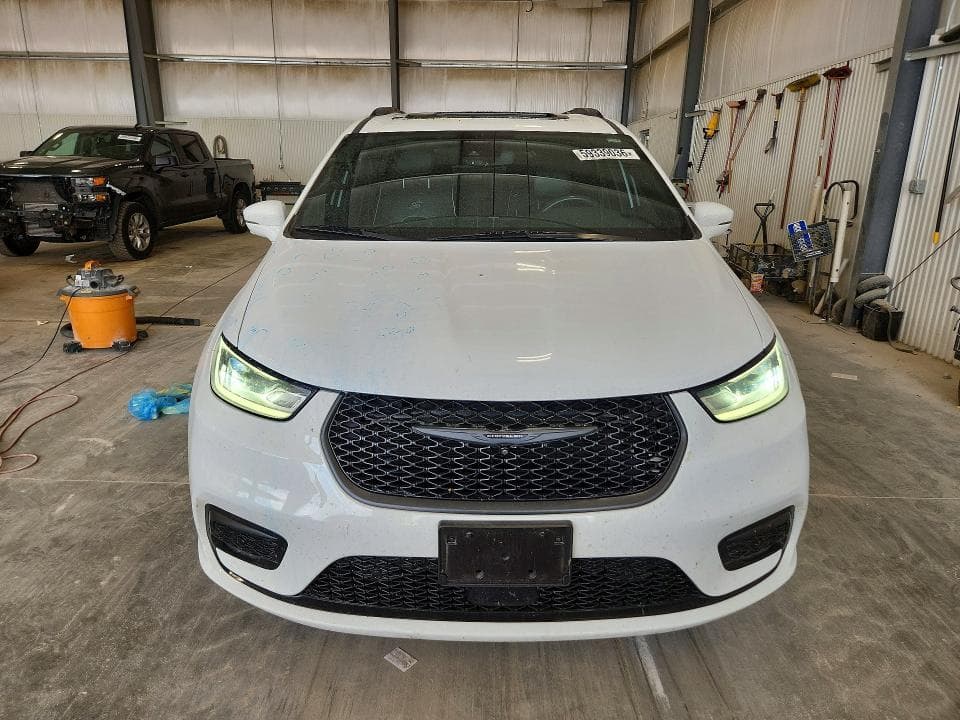 2022 CHRYSLER PACIFICA LIMITED 5
