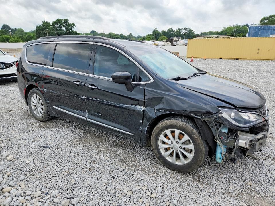 2017 CHRYSLER PACIFICA TOURING L 4