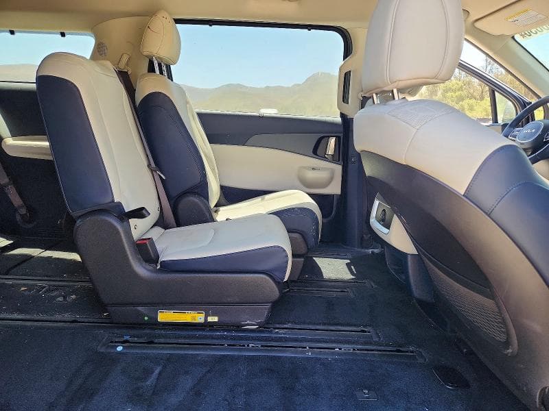 2026 KIA CARNIVAL EX 11
