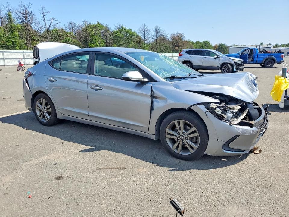 2017 HYUNDAI ELANTRA SE 4