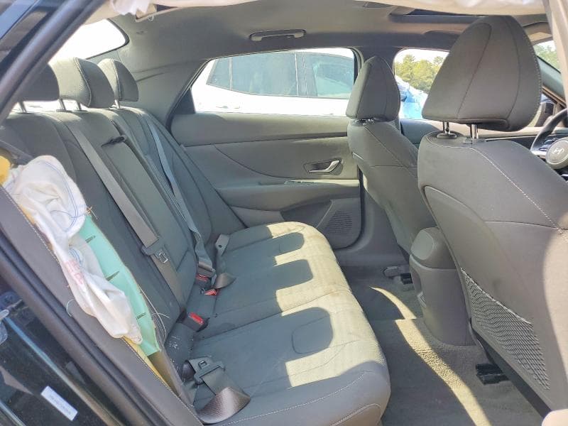 2025 HYUNDAI ELANTRA SEL 10