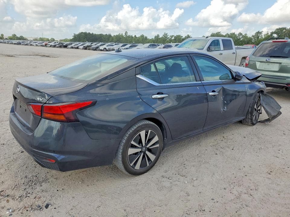 2022 NISSAN ALTIMA SV 3