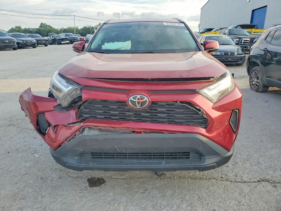 2024 TOYOTA RAV4 XLE 5