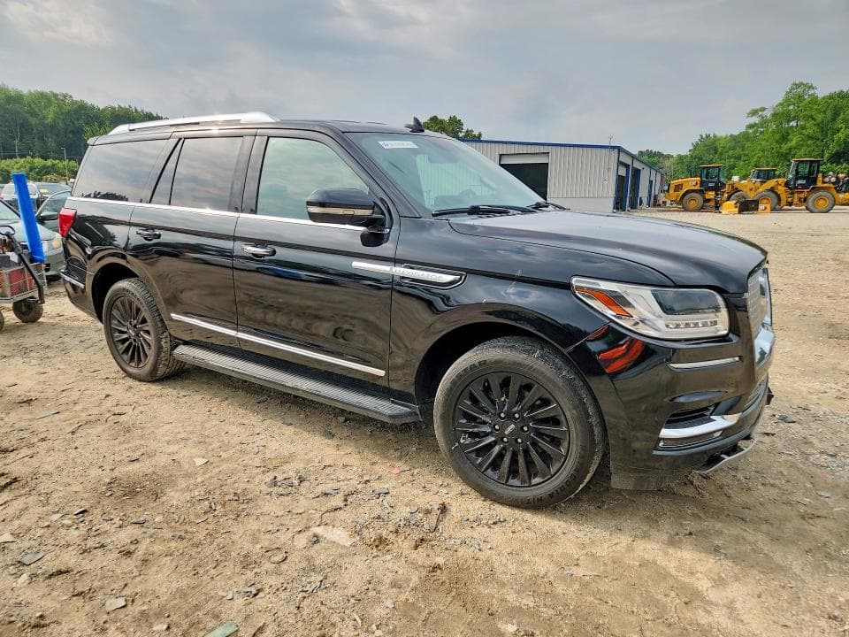 2019 LINCOLN NAVIGATOR 4